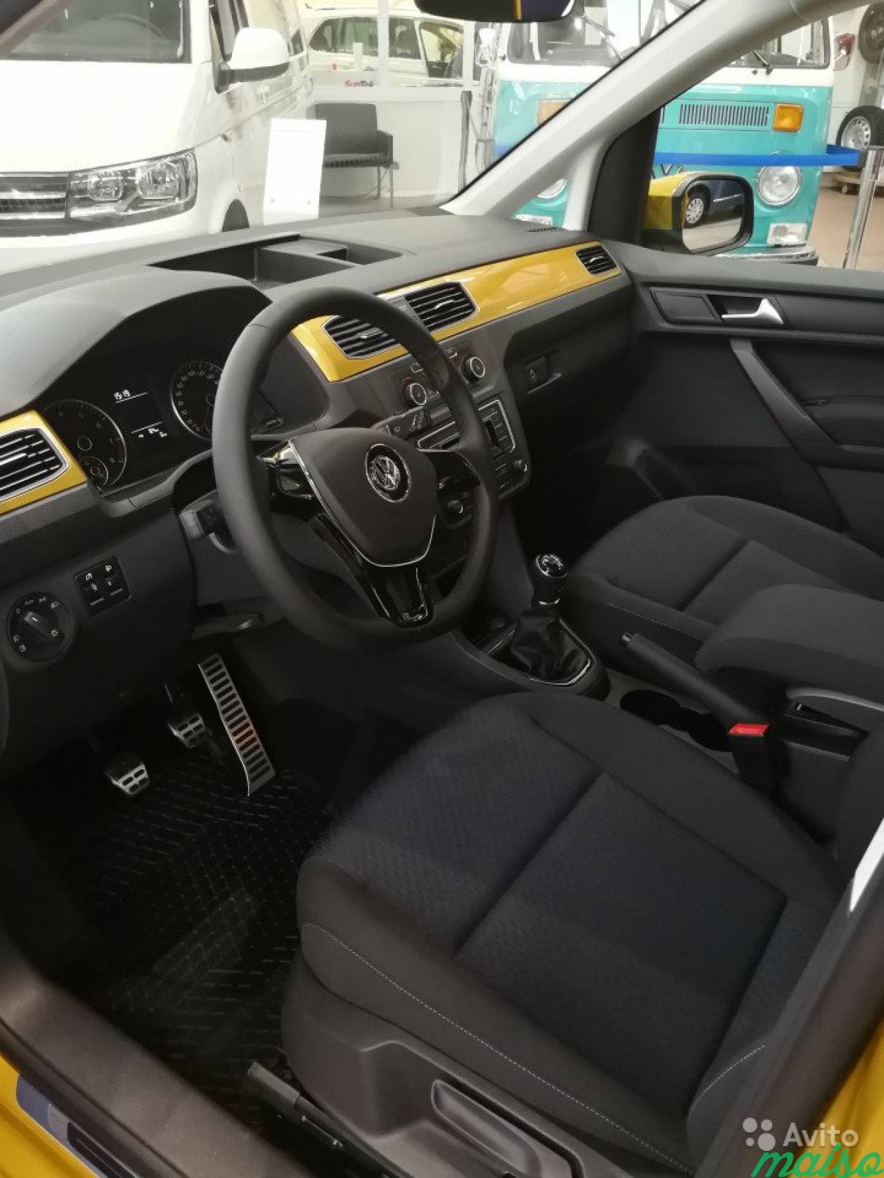 Volkswagen Caddy 1.6 МТ, 2018, минивэн в Санкт-Петербурге. Фото 9